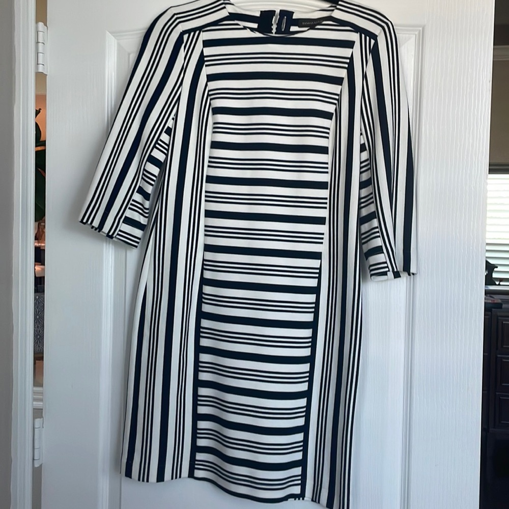 NWT Banana Republic size 4 stripe dress